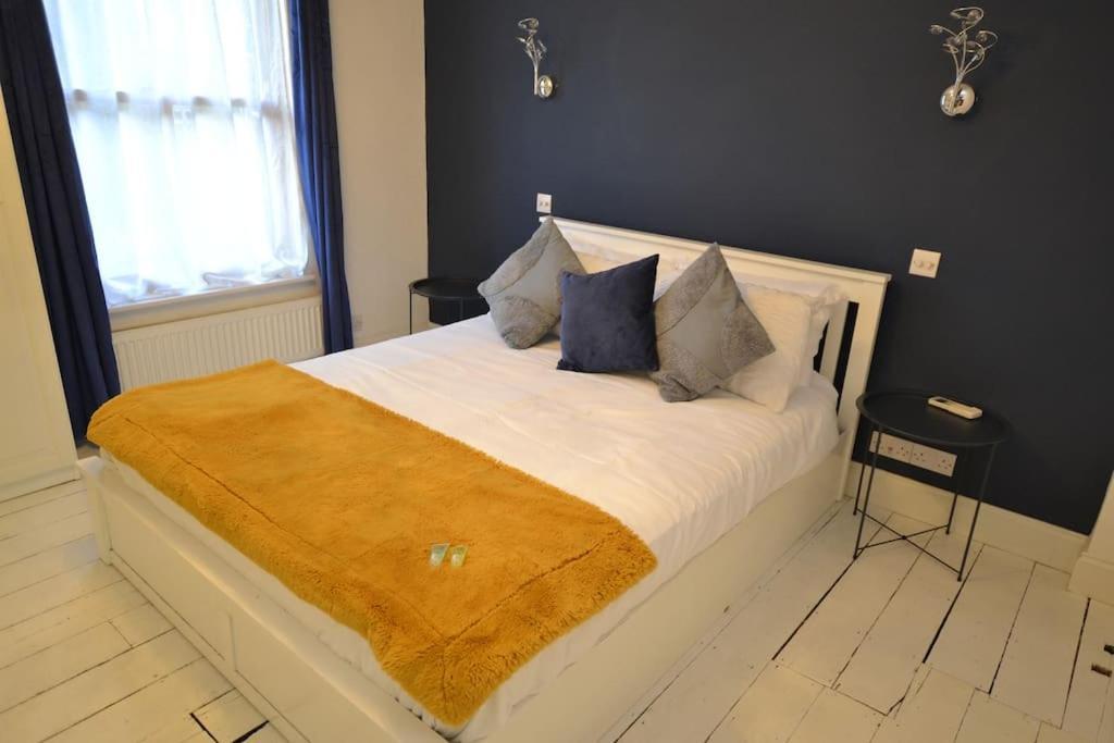 The Hive 4 Bed House Pool Table Air-Con Maidstone Exterior foto