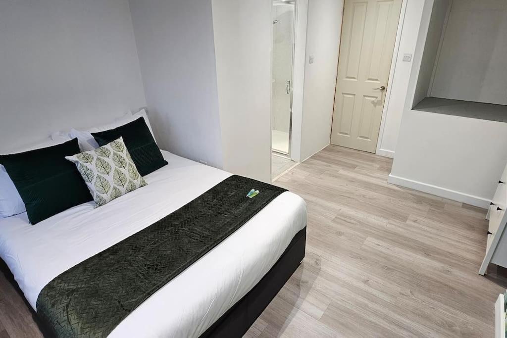 The Hive 4 Bed House Pool Table Air-Con Maidstone Exterior foto