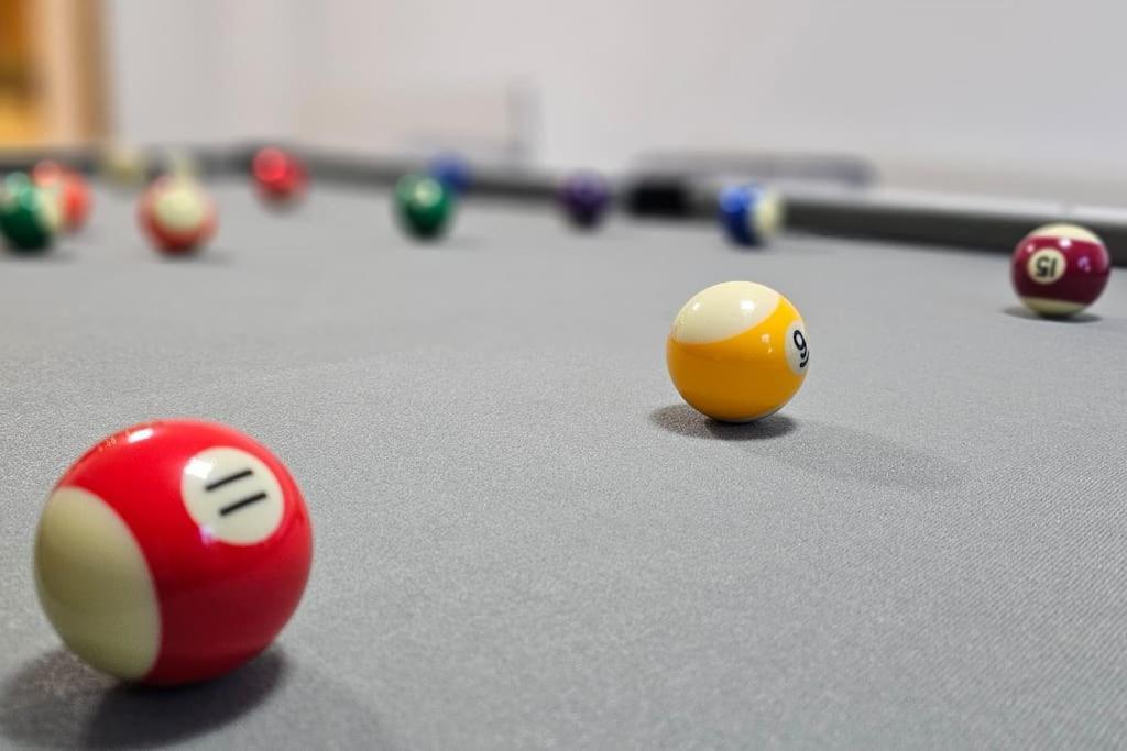 The Hive 4 Bed House Pool Table Air-Con Maidstone Exterior foto