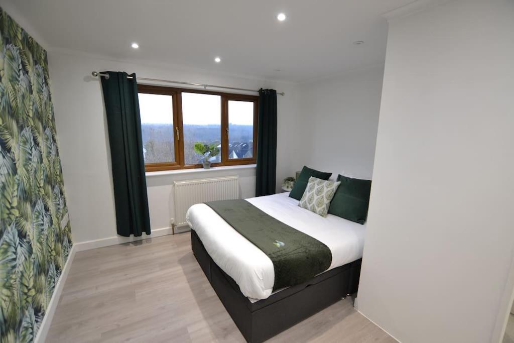 The Hive 4 Bed House Pool Table Air-Con Maidstone Exterior foto